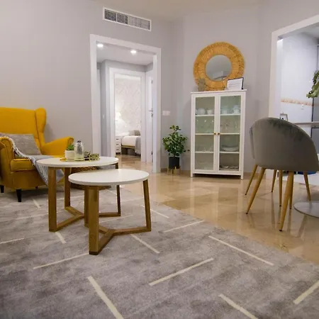New! Luxury Center & 2 Balconies Apartment *