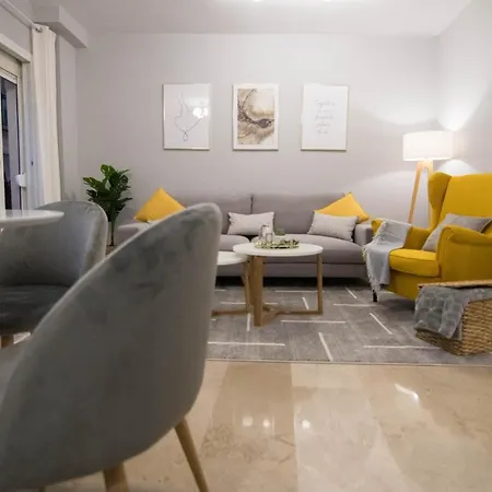 New! Luxury Center & 2 Balconies Apartment *