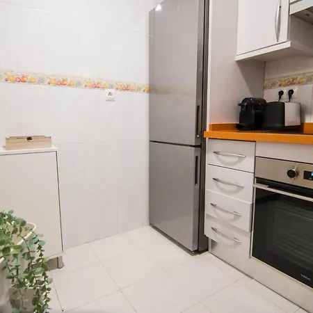 New! Luxury Center & 2 Balconies *
